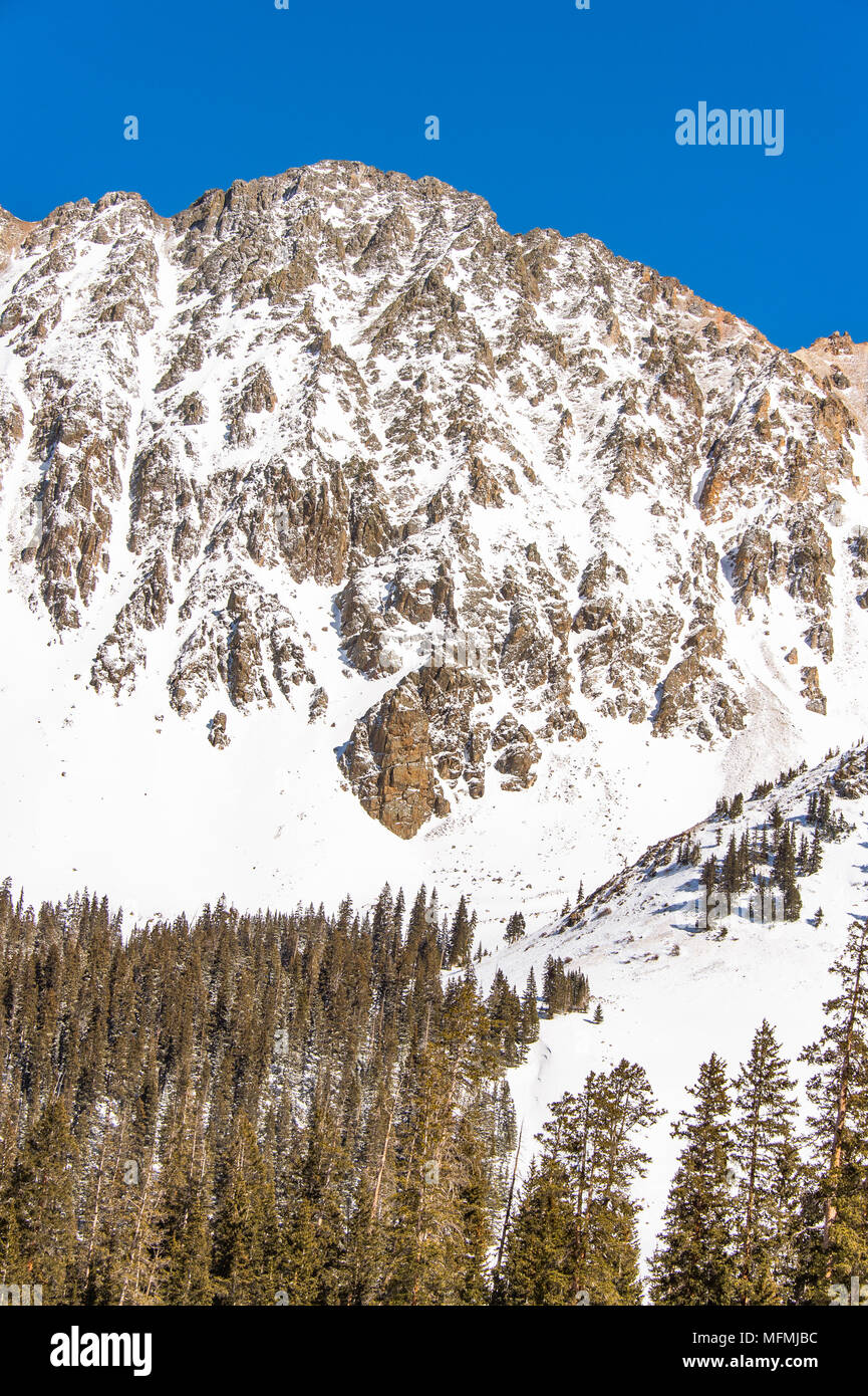 Arapahoe Basin coperto di neve in Colorado, Stati Uniti Foto Stock