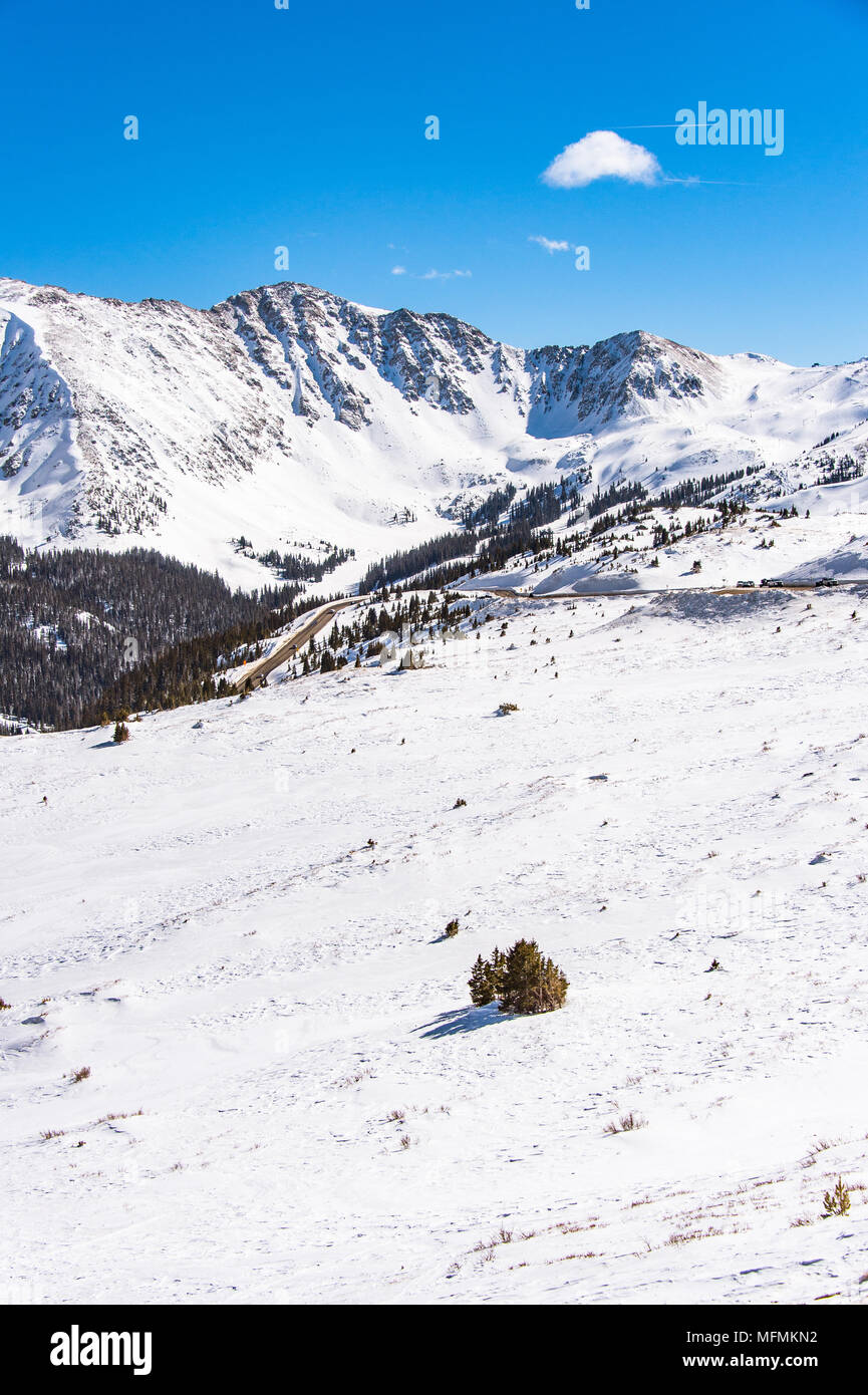 Arapahoe Basin coperto di neve in Colorado, Stati Uniti Foto Stock