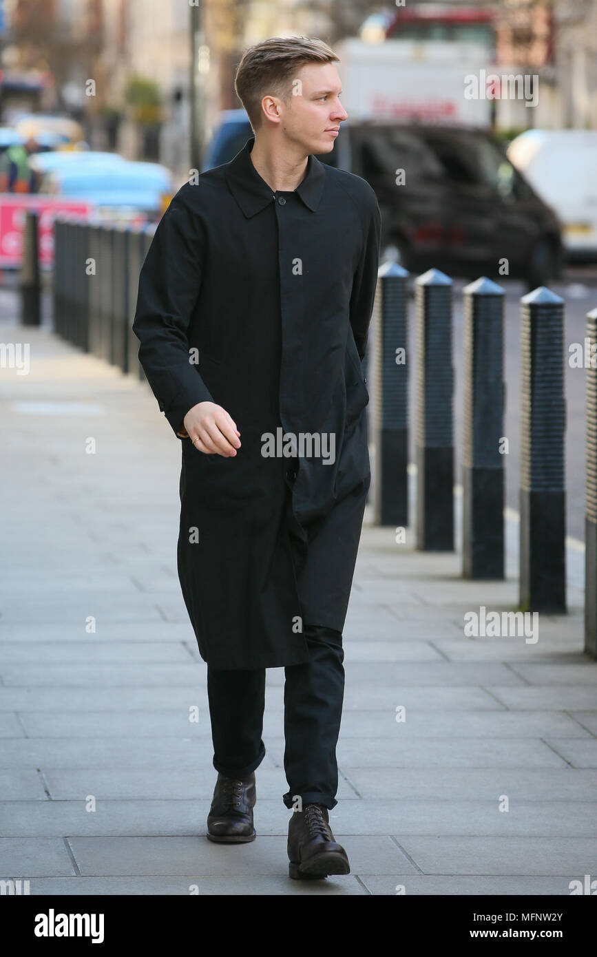 Il cantante George Ezra arrivando alla BBC Radio One studios di eseguire sul Live Lounge - Londra dotata: George Esdra dove: Londra, Regno Unito quando: 26 Mar 2018 Credit: WENN.com Foto Stock