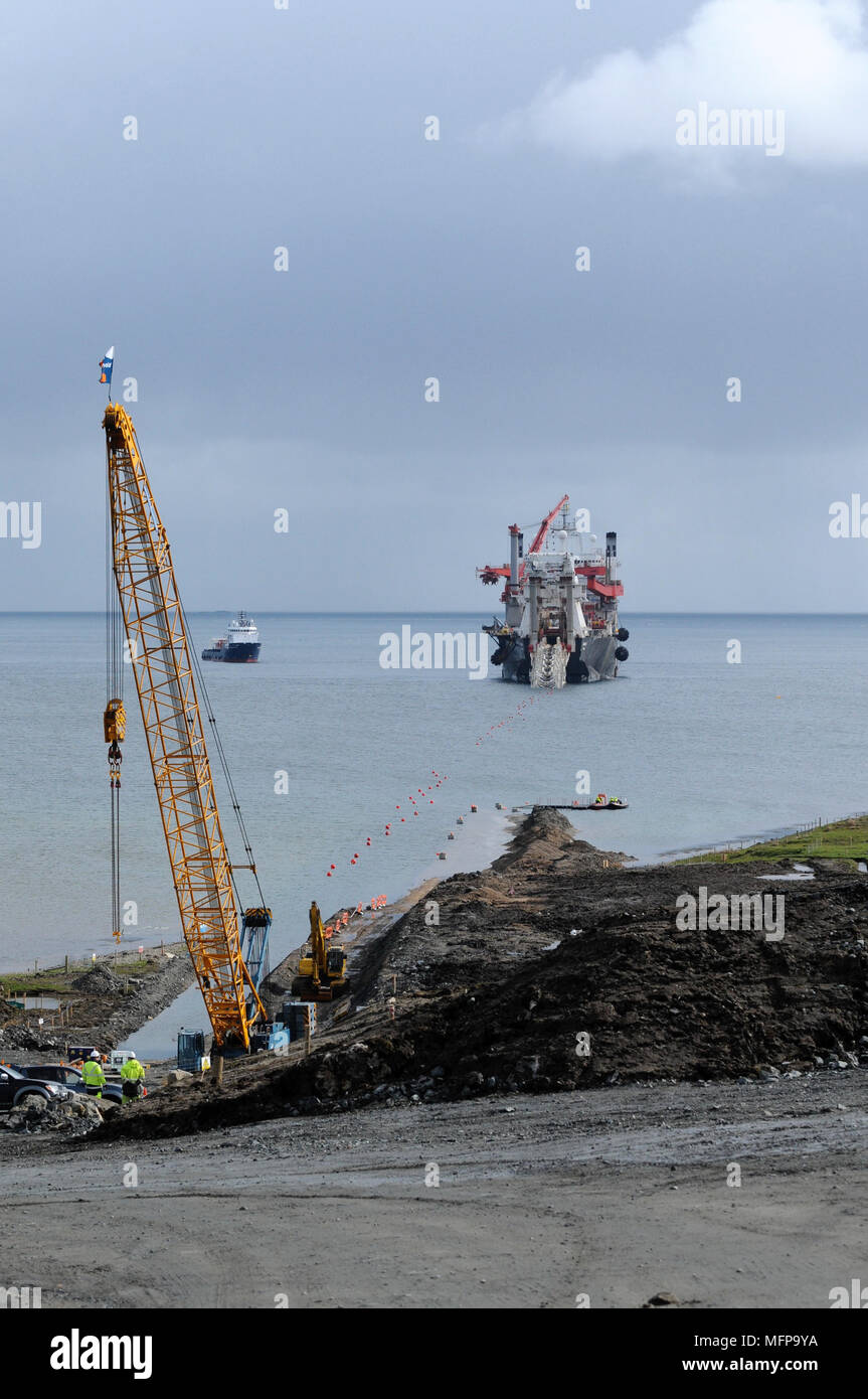 Solitaire tubo nave Posa Posa di tubo per gas totale Plkant in Shetland dal Laggan Tormore Campo di Gas Foto Stock