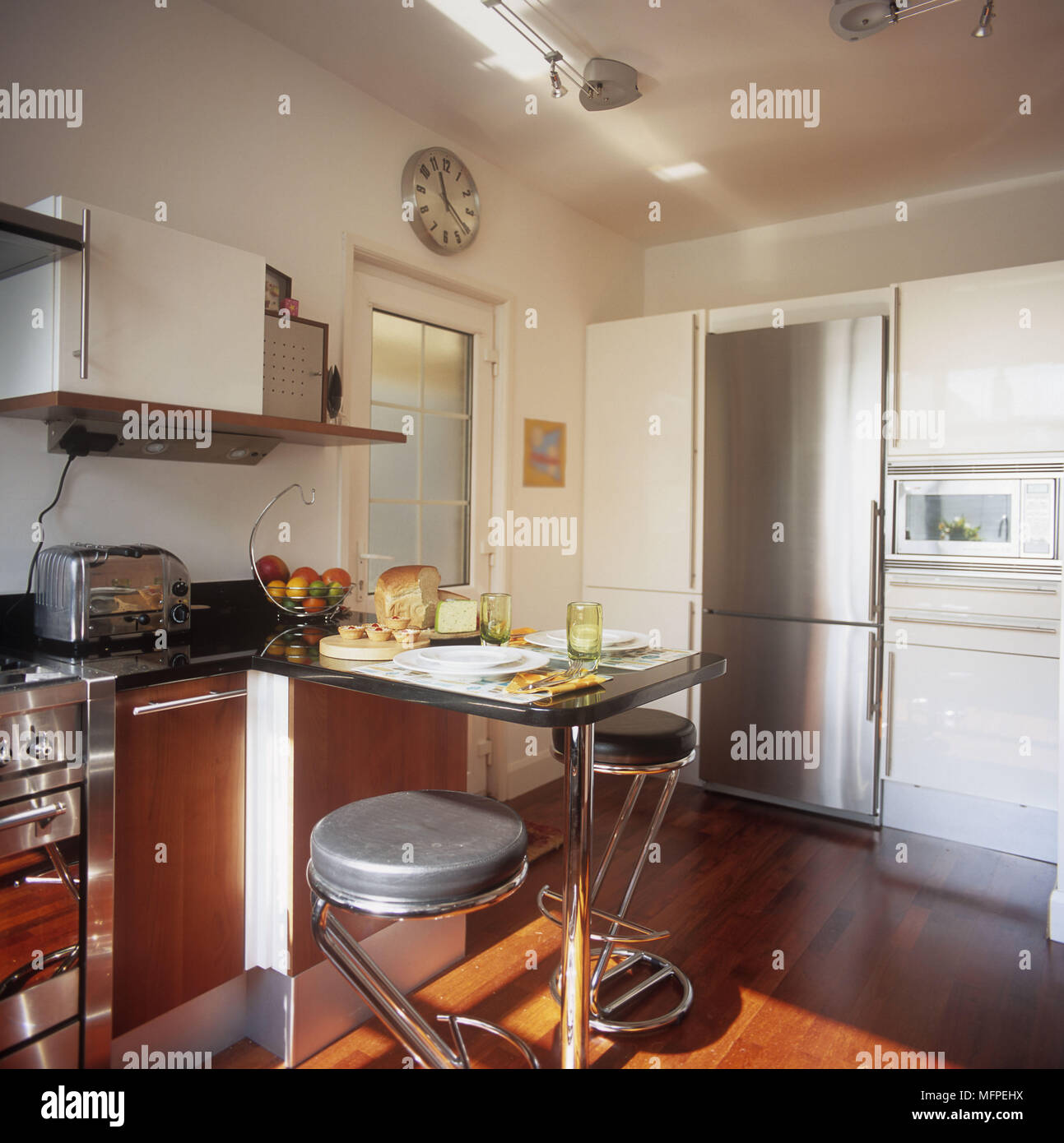 Panoramica di un retrò 50s cucina colazione bar Foto Stock