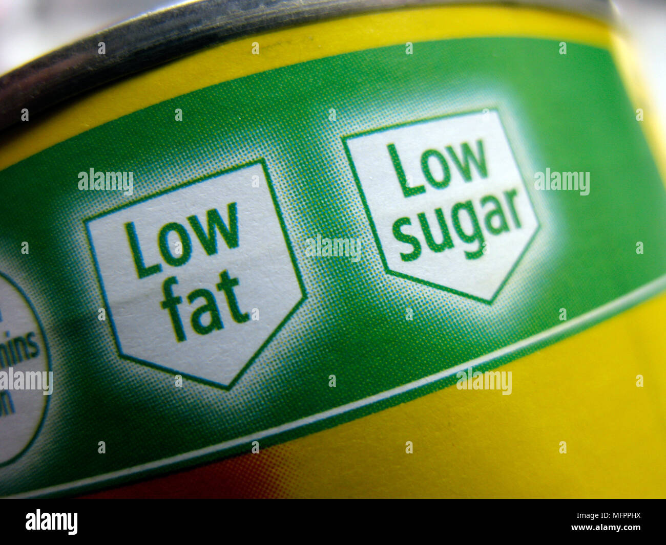 Informazioni nutrizionali di basso tenore di grassi e bassi valori di zucchero contenuto in una lattina di Heinz spaghetti Foto Stock