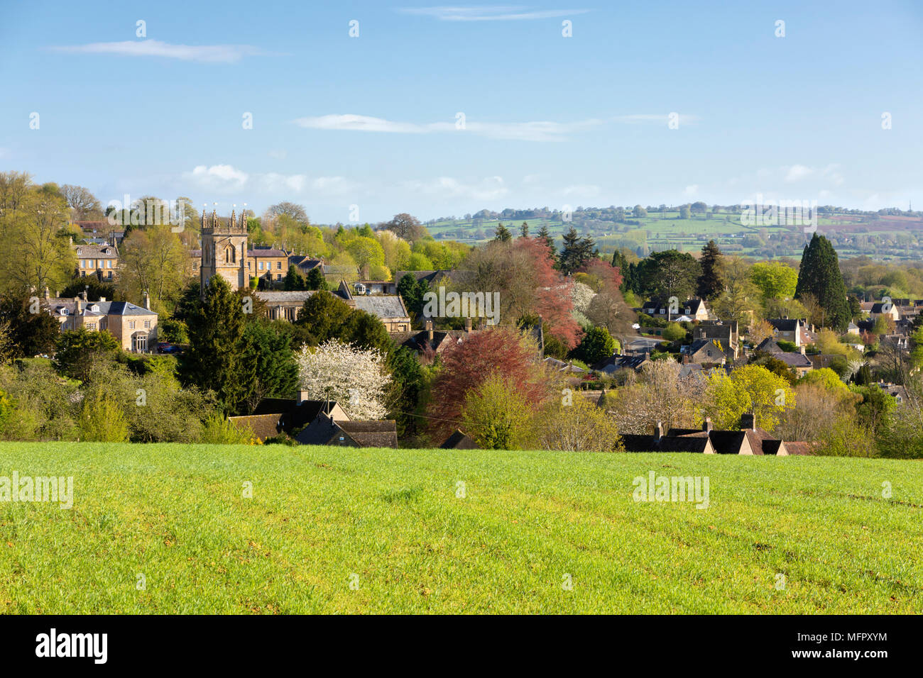 Vista sul villaggio Costwold di Blockley e campagna in primavera. Foto Stock