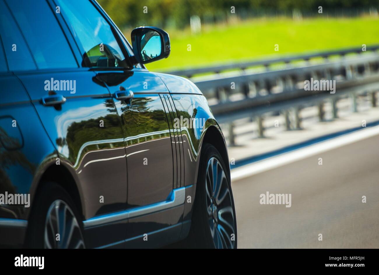 Guida auto in autostrada. Il concetto di trasporto foto. Foto Stock