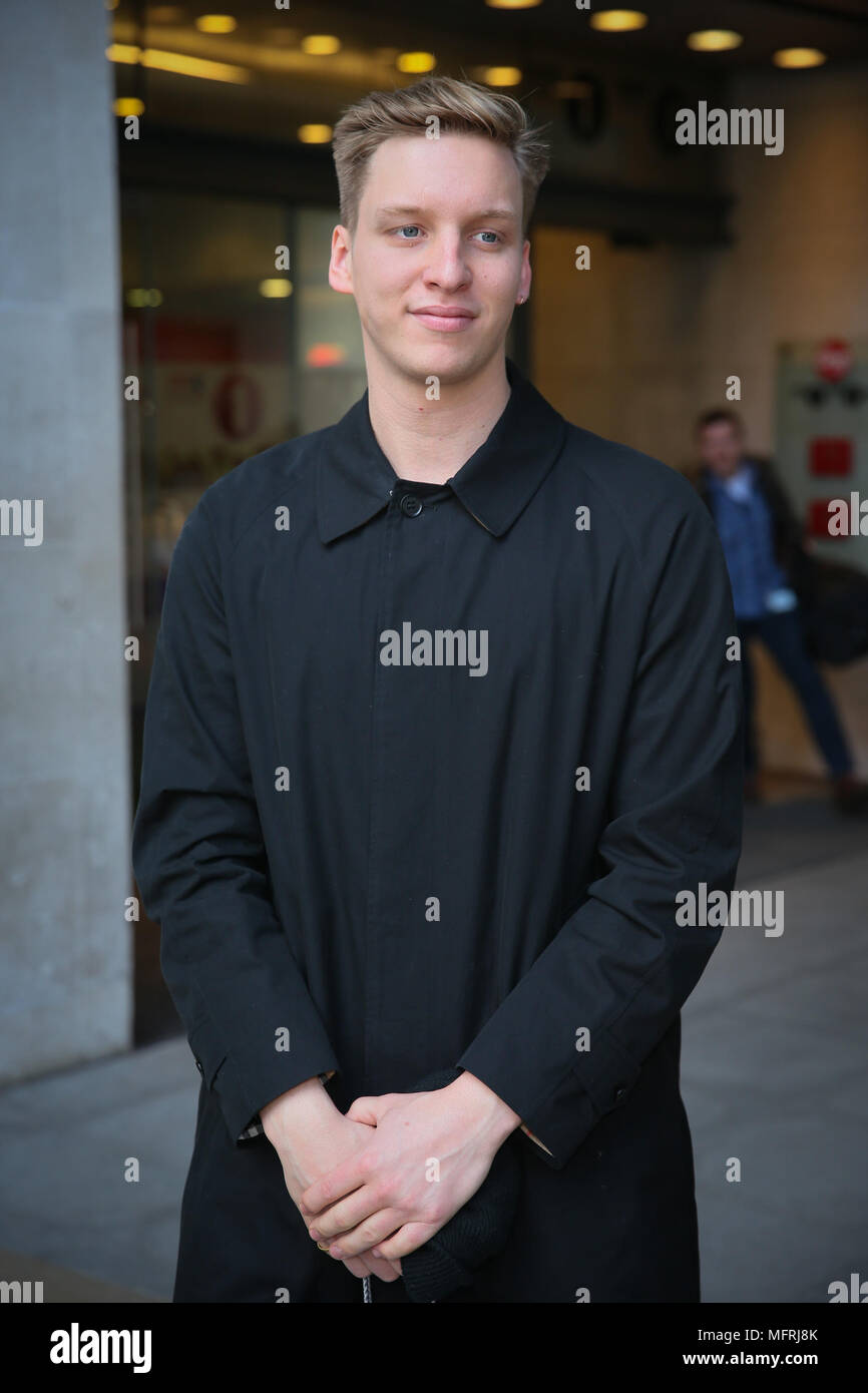 Il cantante George Ezra lasciando BBC Radio One studios dopo aver eseguito sul Live Lounge - Londra dotata: George Esdra dove: Londra, Regno Unito quando: 26 Mar 2018 Credit: WENN.com Foto Stock