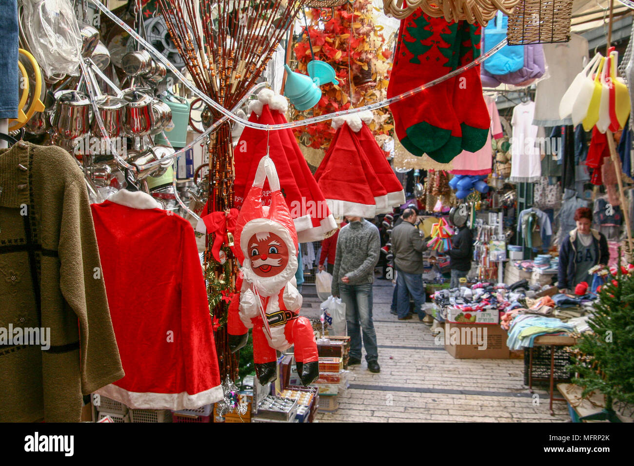 Le decorazioni di Natale al mercato di Nazaret, Israele Foto Stock