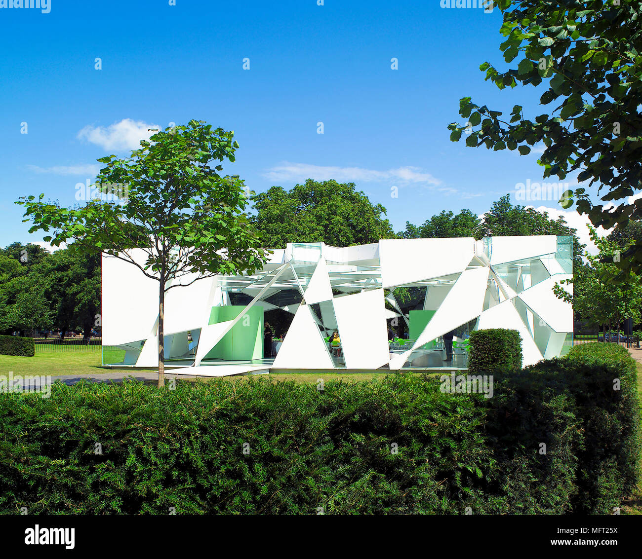 Esterno del padiglione progettato da Toyo Ito nella motivazione della Serpentine Gallery a Hyde Park Foto Stock