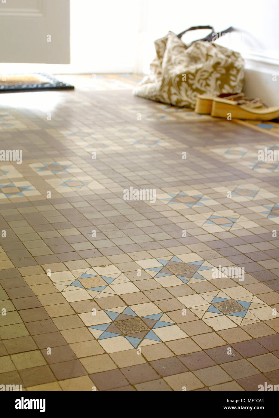 Profilo Di Transizione Autoadesivo Per Pavimenti - Collega Diversi Materiali, Colore Marrone Perla, 2 Metri - Foto 11