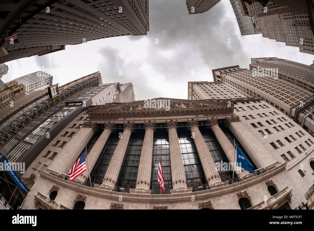 Il New York Stock Exchange di Lower Manhattan a New York il giorno fiscali, Martedì, 17 aprile 2018. (© Richard B. Levine) Foto Stock
