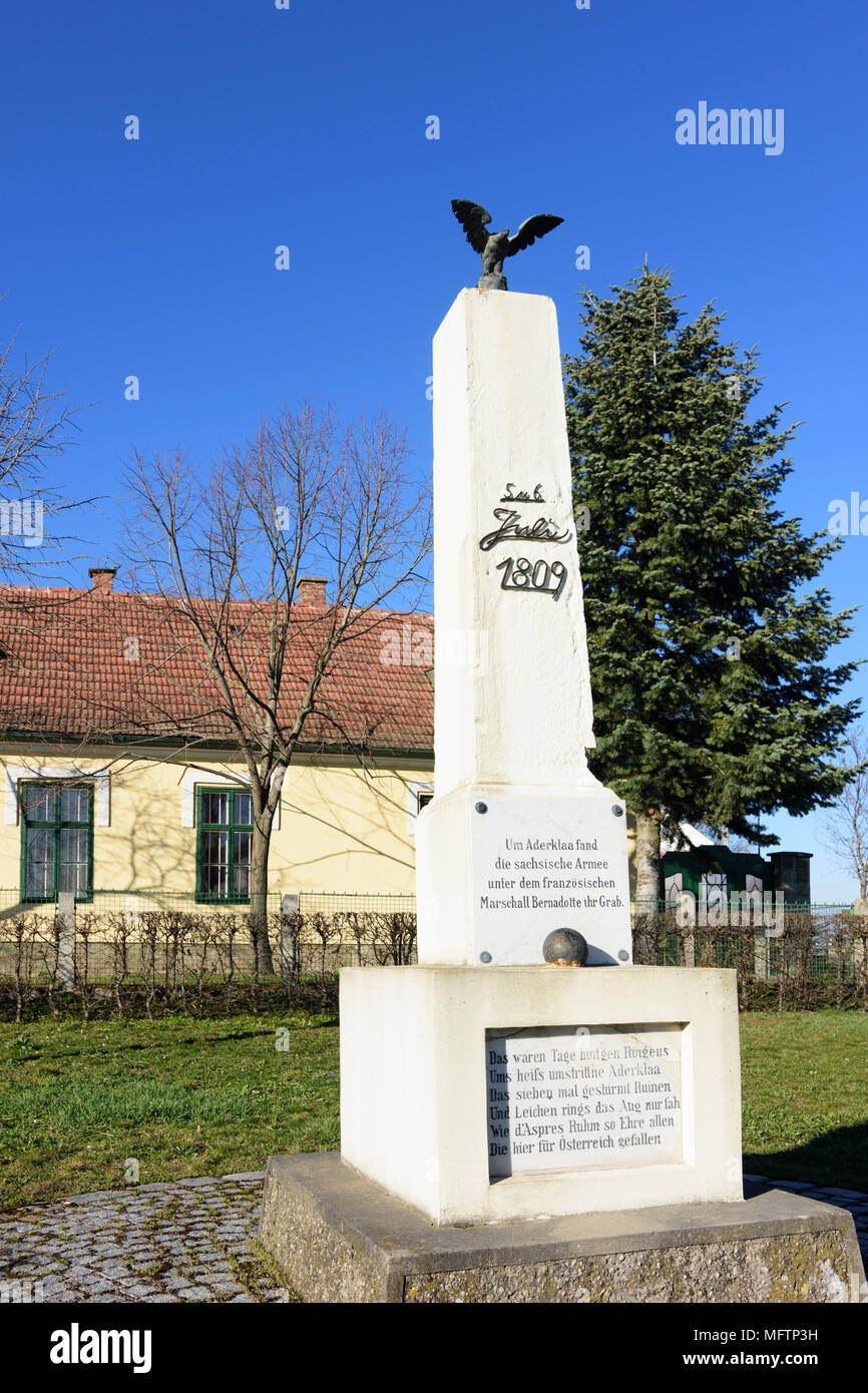 Aderklaa: monumento di pietra per il mese di luglio 5 e 6, 1809 della battaglia di Wagram in Austria, Niederösterreich, Bassa Austria, Donau Foto Stock
