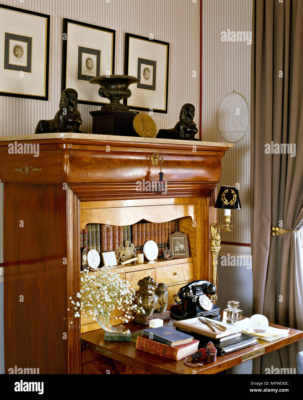 Antiquariato, gentleman's bureau libreria Foto Stock