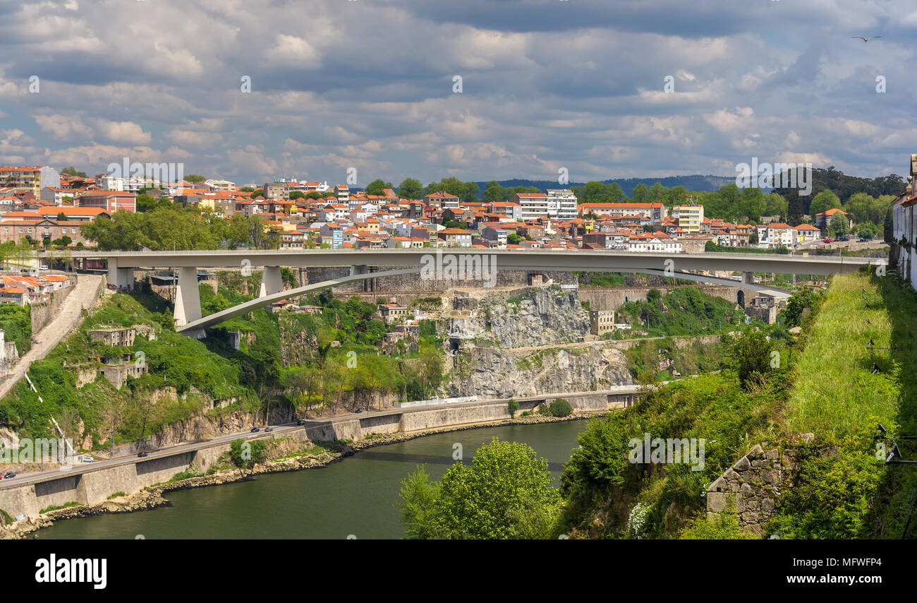 Infante D. Henrique Bridge a Porto, Portogallo Foto Stock