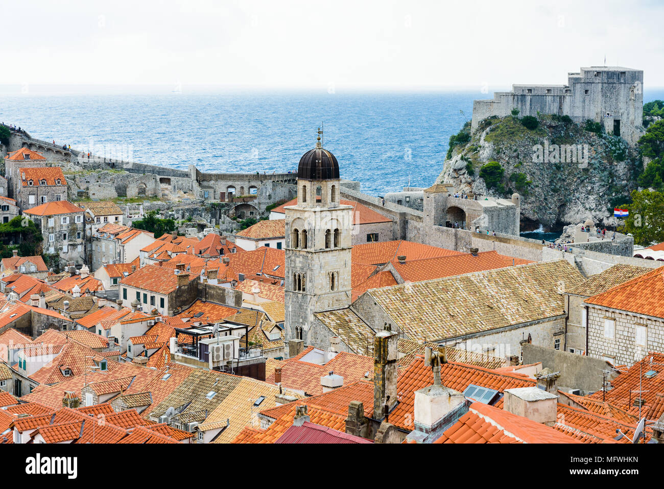 Architettura della città vecchia di Dubrovnik, Croazia. Vista da pareti Foto Stock