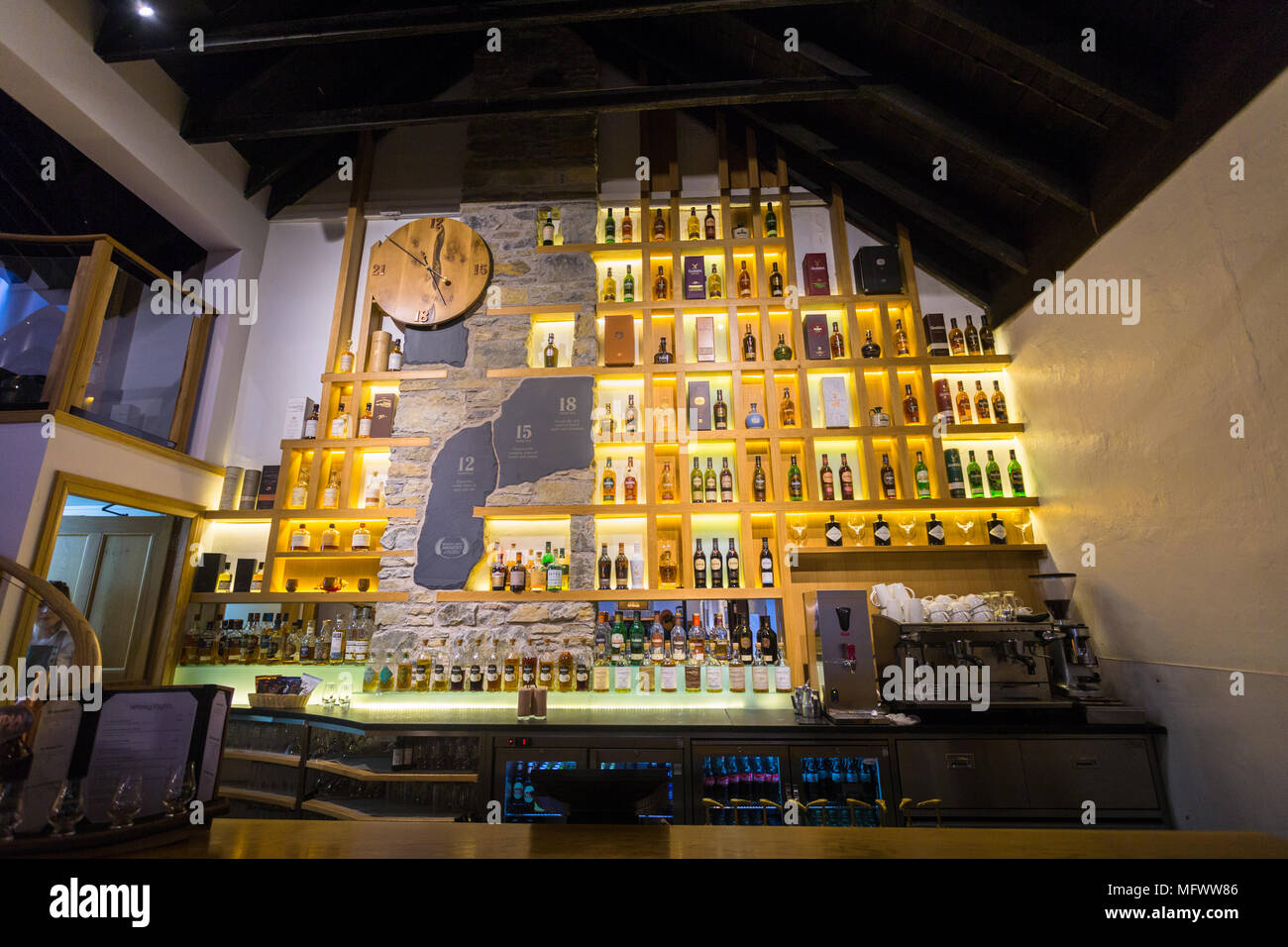 Bar in glenfiddich distilleria di whisky, Speyside, Scotland Regno Unito Foto Stock