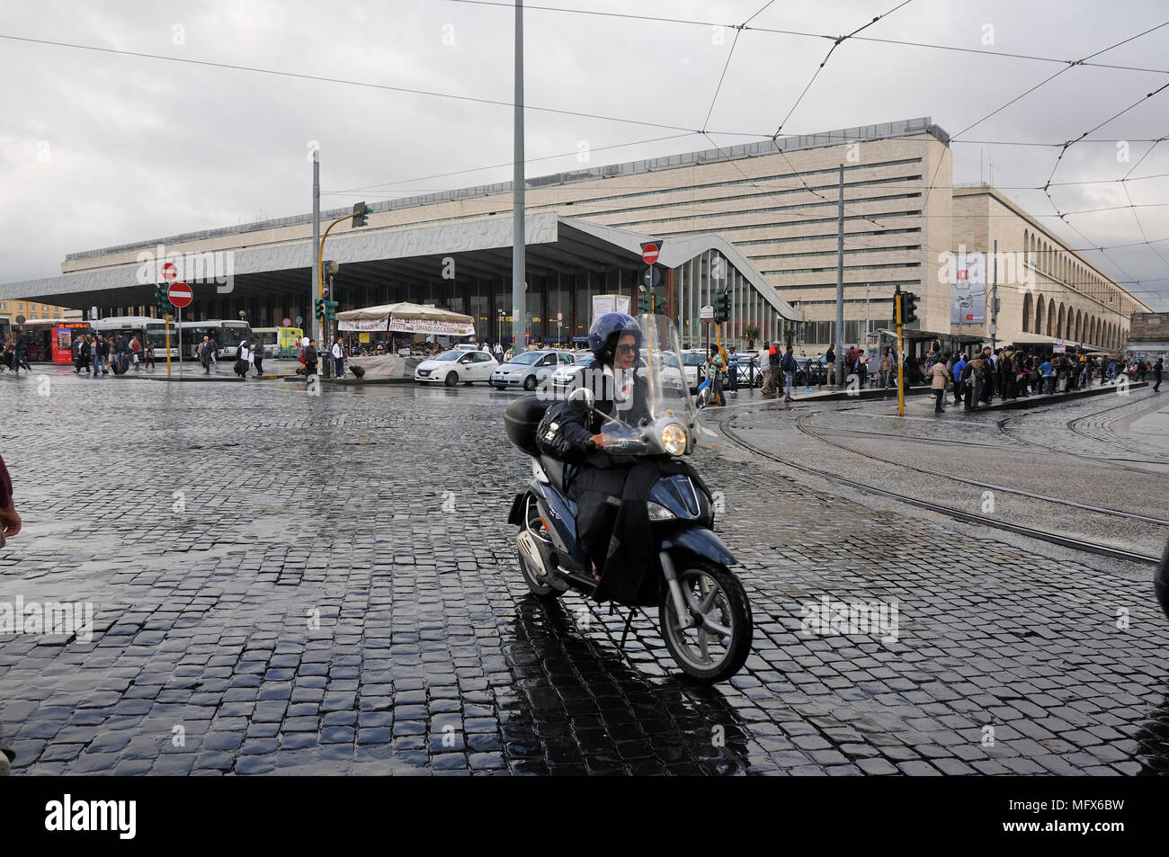 La stazione Termini in un giorno di pioggia, Roma, Italia Foto Stock