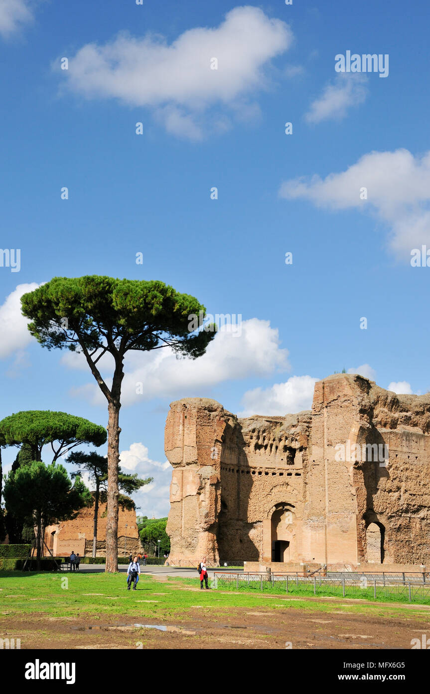 Le Terme di Caracalla erano la seconda più grande pubblico romano bagni. Essi sono stati costruiti tra AD 212 e 216, dall'imperatore Caracalla e potevano tenere premuto 1 Foto Stock