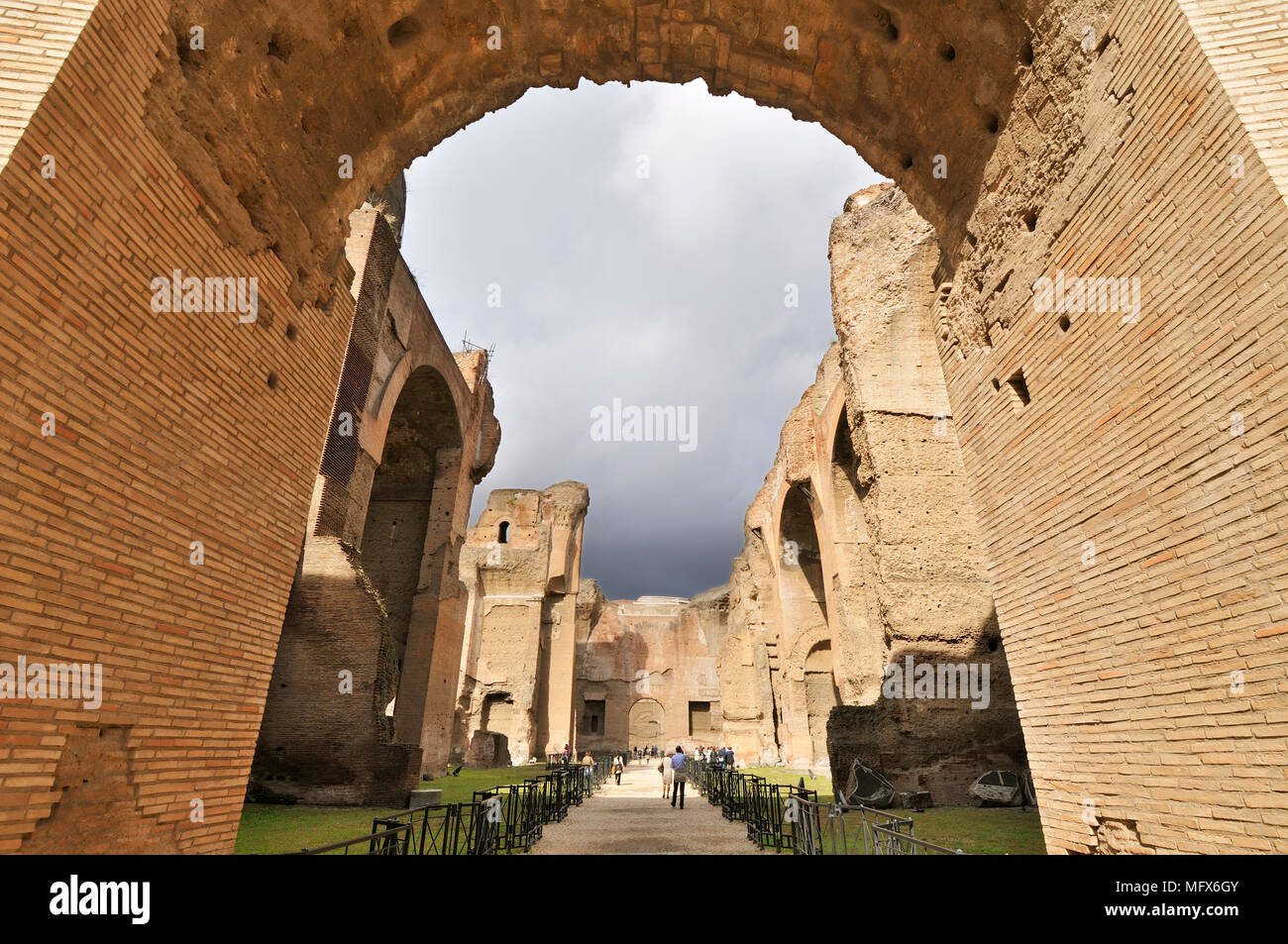 Le Terme di Caracalla erano la seconda più grande pubblico romano bagni. Essi sono stati costruiti tra AD 212 e 216, dall'imperatore Caracalla e potevano tenere premuto 1 Foto Stock