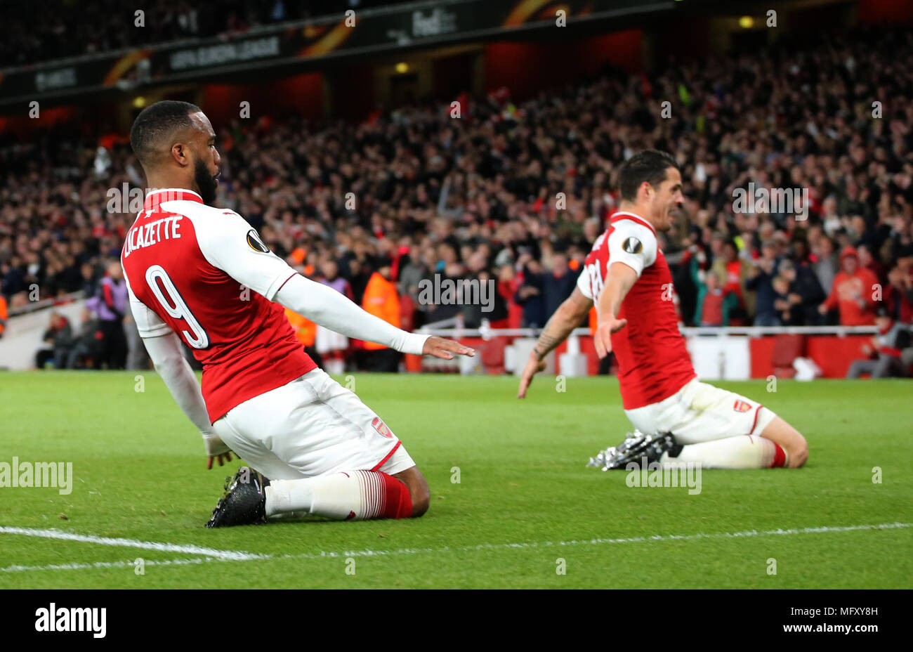 Londra, Regno Unito. 26 apr, 2018. Europa League semifinale gamba una corrispondenza tra l'Arsenal e Atletico Madrid presso l'Emirates Stadium di Londra, Regno Unito. Vi è un concorso di pesante in semifinale come arsenale, negli ultimi quattro per la prima volta in 18 anni, prendere su due volte vincitori Atlético Madrid nel nord di Londra prima gamba. Dell'ARSENAL 1-1 home disegnare con 10-uomo Atletico Madrid era la "peggiore risultato possibile', detta borchia Arsène Wenger dopo l'Europa League semi-finale prima gamba. I Gunners hanno portato fino a quando gli ultimi otto minuti di gioco contro un lato che aveva un giocatore inviati fuori Foto Stock