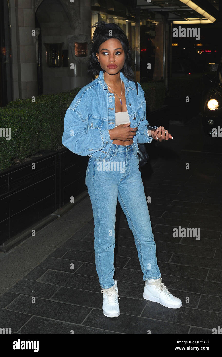 Londra, Regno Unito. 26 aprile 2018. Dreamgirls The Musical Cast Seen After Performance Credit: PatPhoto/ Alamy News Foto Stock
