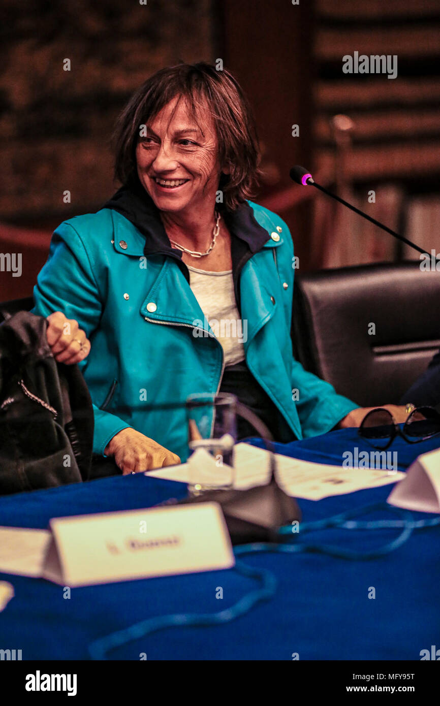 L'Italia. 26 apr, 2018. Presentazione e Conferenza Stampa del Concertone 1° Maggio di p.zza S: Giovanni a Viale Mazzini sede RAI di Roma/Gianna Nannini@danielafranceschelliPH/PacificPressAgency conferenza stampa del concertone del 1 maggio di piazza San Giovanni eseguita nella sede Rai di Viale Mazzini. Credito: Daniela Franceschelli/Pacific Press/Alamy Live News Foto Stock