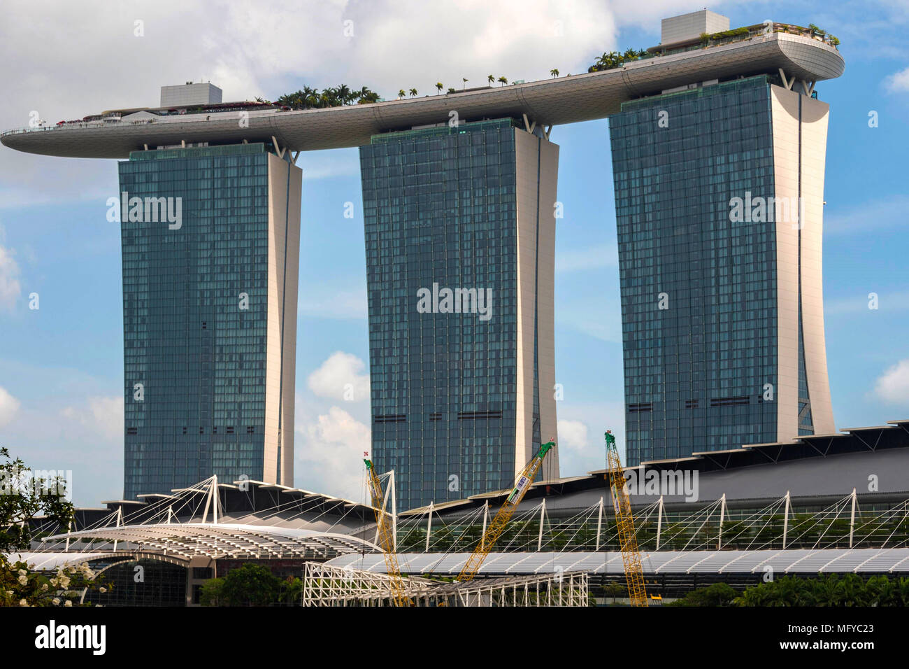 Singapore una città moderna con grandi costruzioni asia Foto stock - Alamy