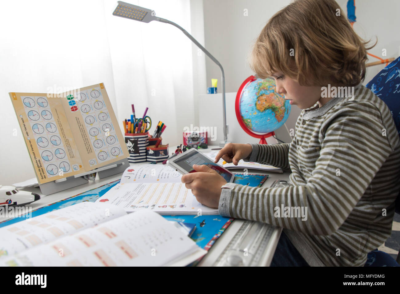 Software educativo immagini e fotografie stock ad alta risoluzione - Alamy