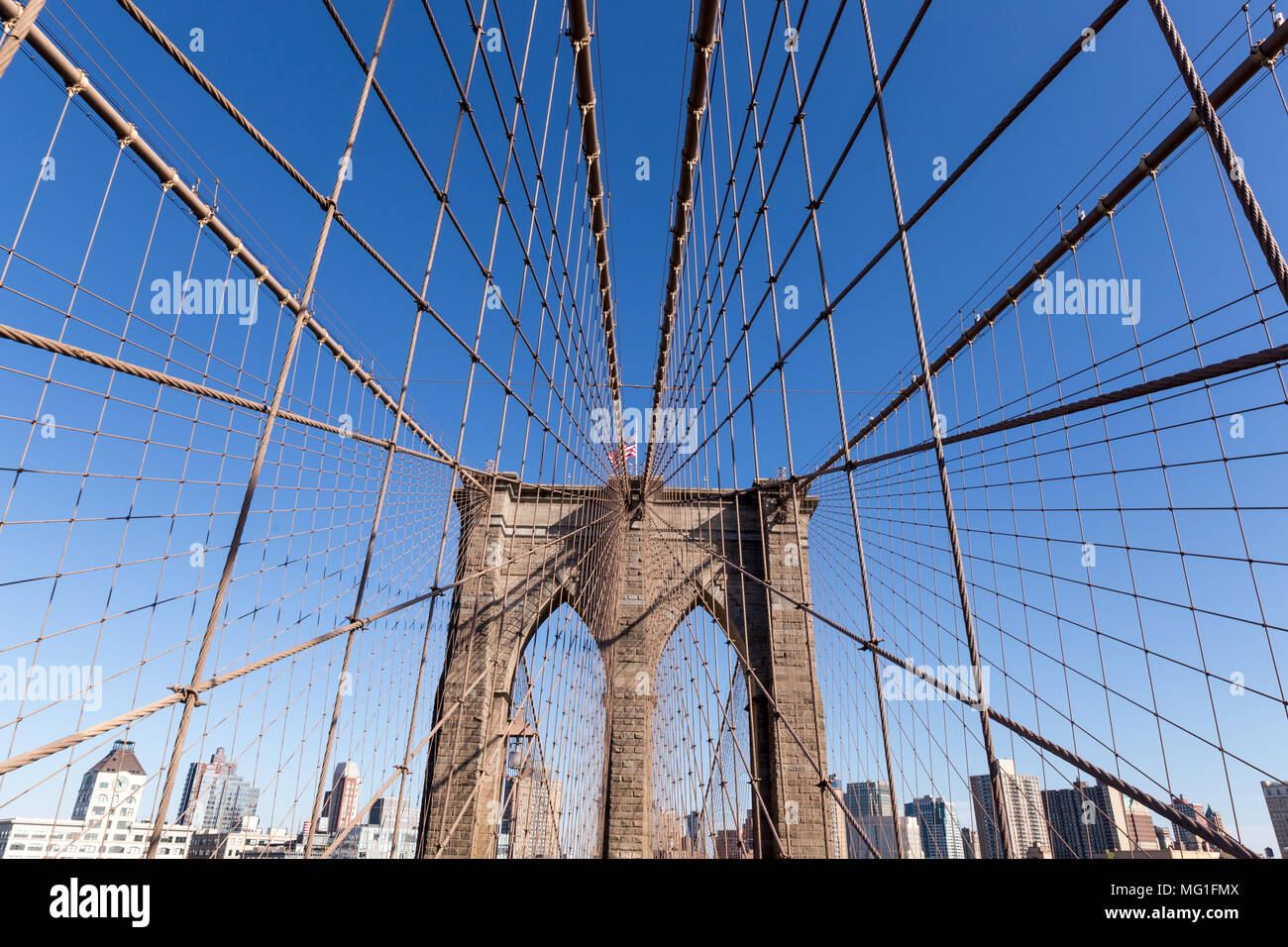 Brooklyn Bridge Tower e cavi Foto Stock