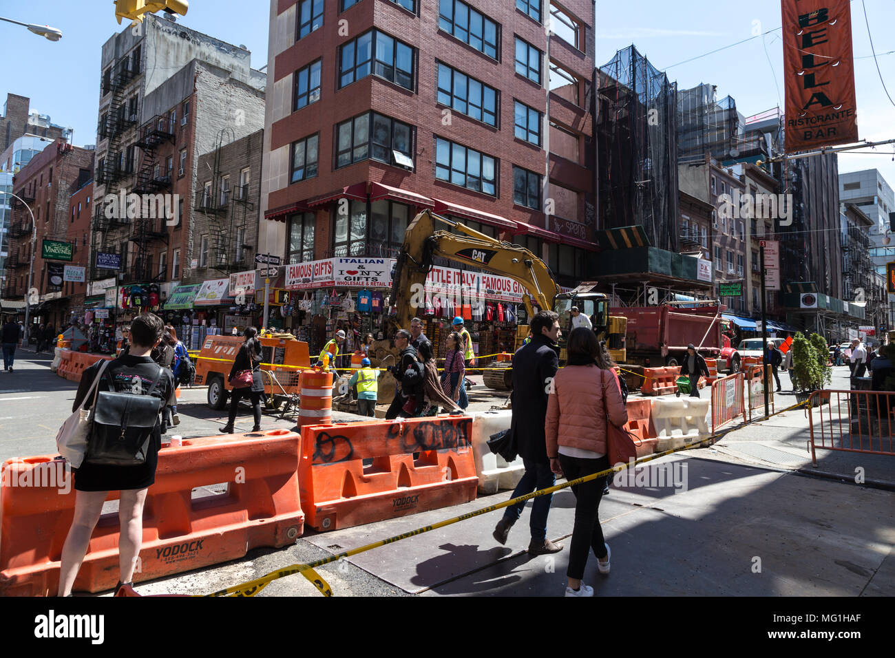Costruzione di strade, Little Italy New York City Foto Stock