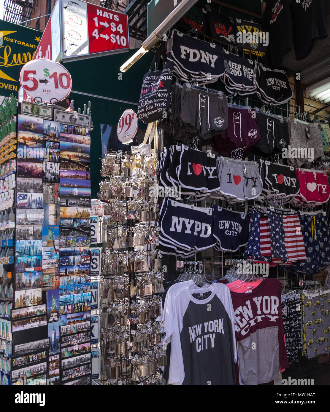 New york city souvenirs immagini e fotografie stock ad alta risoluzione -  Alamy