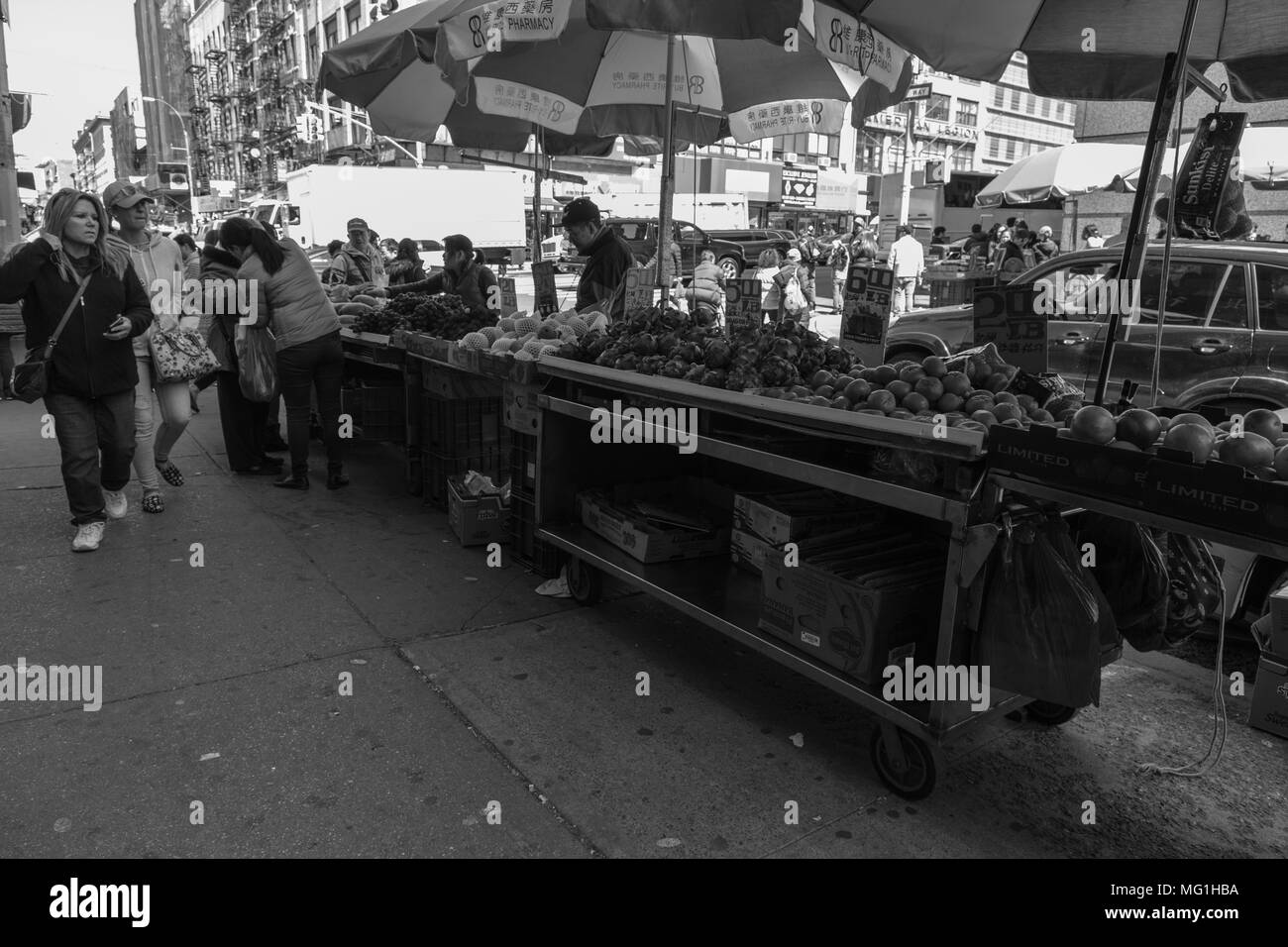 New York Chinatown commercianti di strada Foto Stock