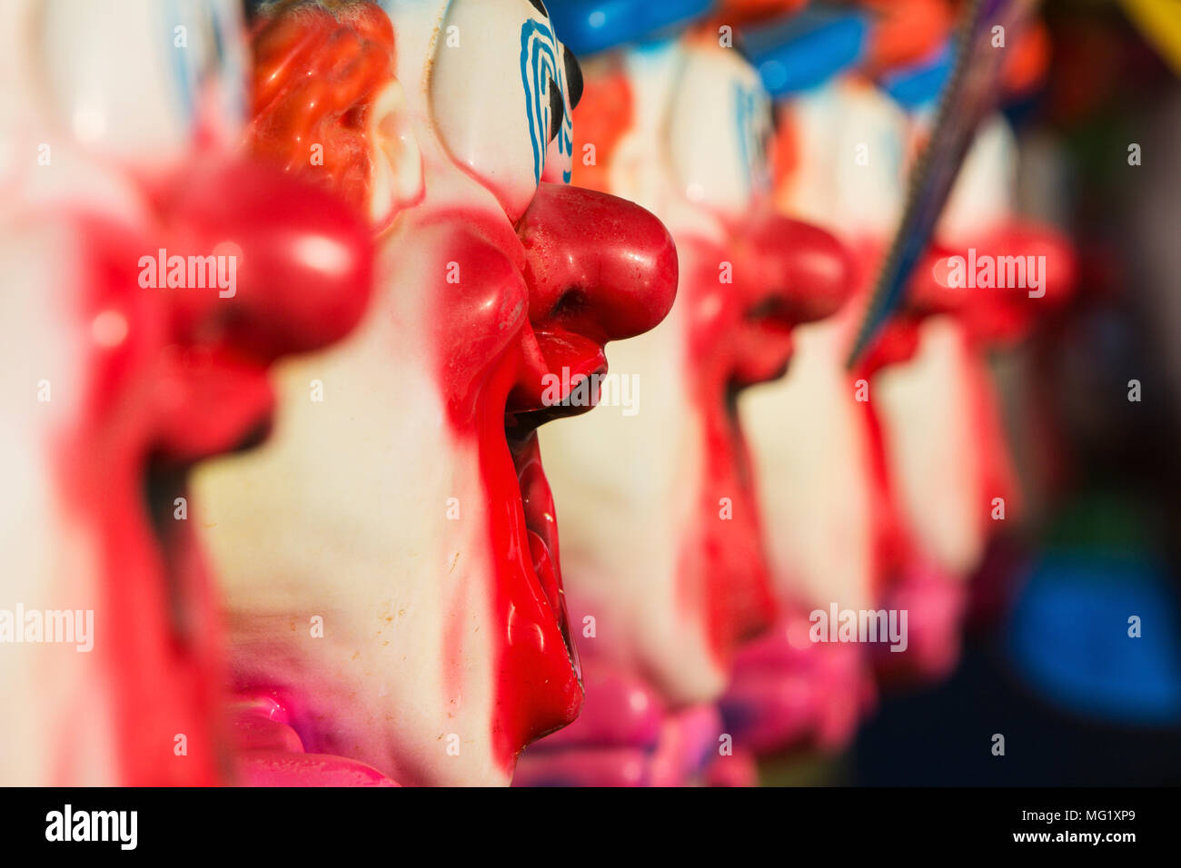 Primo piano della faccia di clown che è parte di una pistola ad acqua squirting gioco al Gwinnett County Fair settembre 17, 2016 in Lawrenceville, GA. Foto Stock