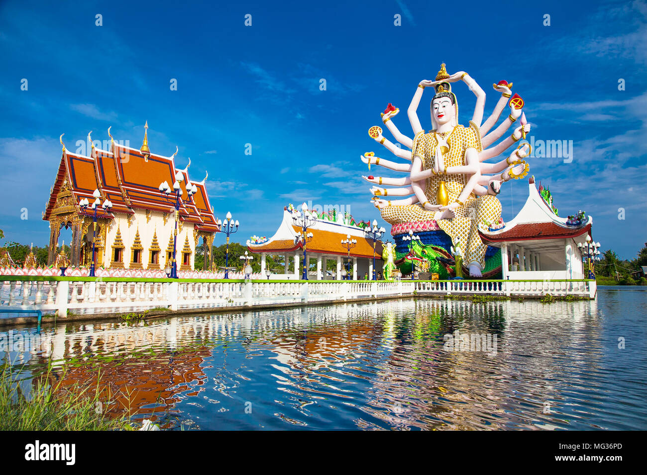Wat Plai Laem Tempio con 18 mani Dio statua (Guanyin), Koh Samui, Surat Thani, Thailandia. Foto Stock