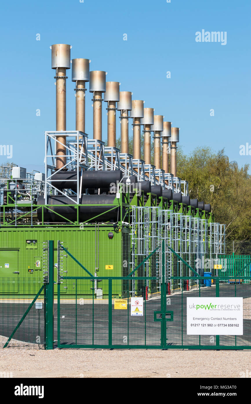 Gas locale stazione di alimentazione con batteria di storage per integrare la rete nazionale nei momenti di picco di utilizzo di potenza long eaton Derbyshire Inghilterra Foto Stock