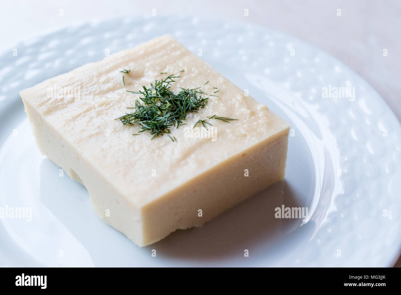 Bagno turco Aperitivo Fava con aneto e olio di oliva / fagiolo secco / Purea di piselli spezzati. I cibi tradizionali. Foto Stock