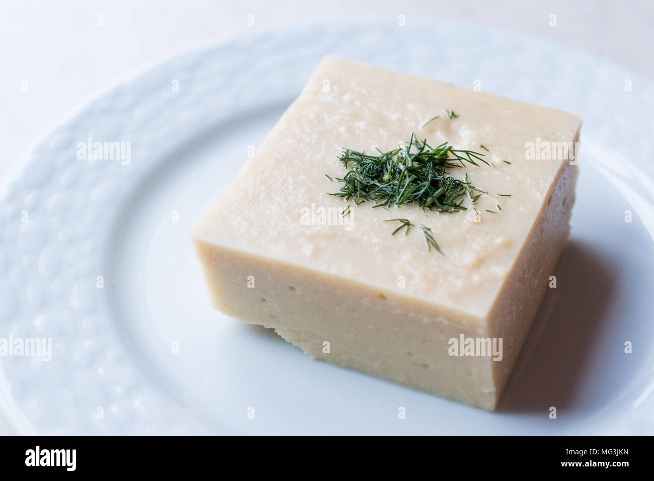 Bagno turco Aperitivo Fava con aneto e olio di oliva / fagiolo secco / Purea di piselli spezzati. I cibi tradizionali. Foto Stock