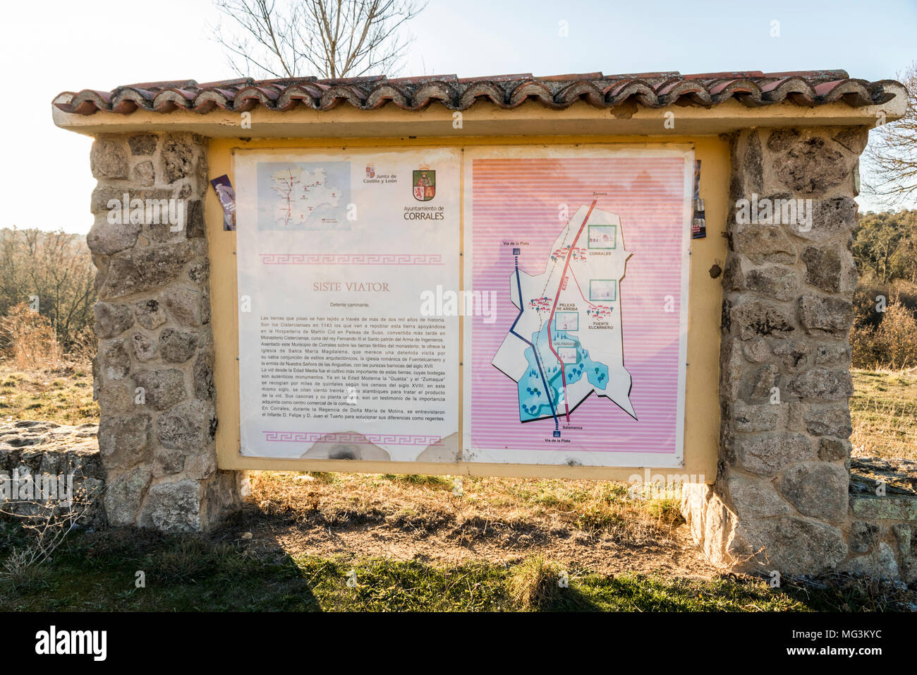 Una lapide commemorativa e pannello di informazione nel sito del monastero estinto di Valparaiso, luogo di nascita di Re Ferdinando III di Castiglia, vicino Pelea Foto Stock