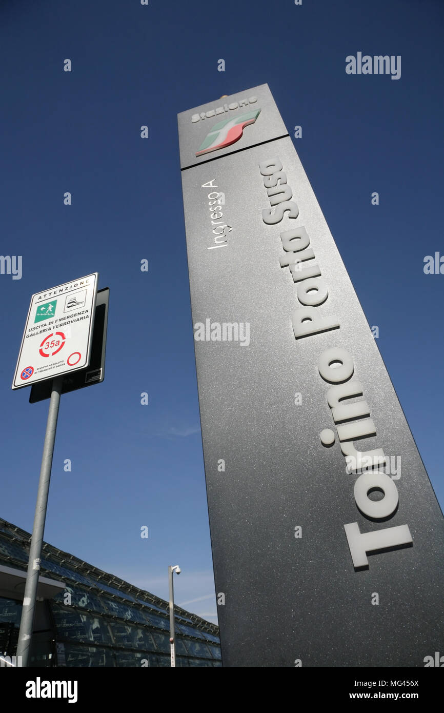 Ingresso per la nuova stazione di Porta Susa a Torino, Italia. Foto Stock