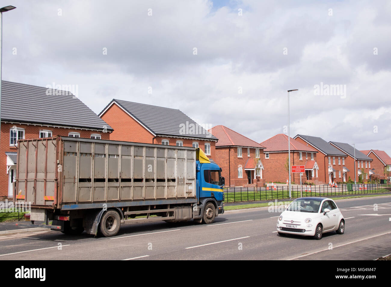 Nuovo alloggiamento di sviluppo da parte di Bovis homes su ex cintura verde terra, Louisville, Inghilterra, Regno Unito. Foto Stock