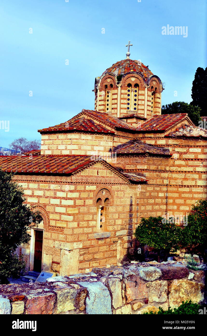 Facciata di una vecchia chiesa greca, Atene Foto Stock