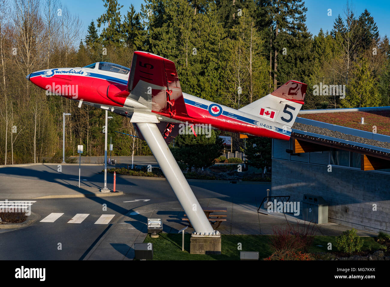 Forze canadesi Snowbird velivolo acrobatico, Canadair CT-114 Tutor, Comox Valley Visitor Cenre, Courtenay, British Columbia, Canada. Foto Stock