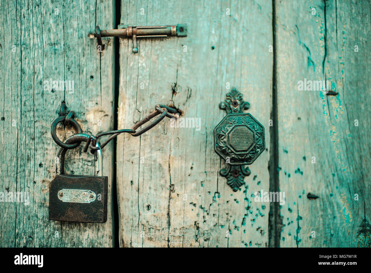 Vecchia porta di legno da vicino i dettagli. Stile Boho Foto Stock