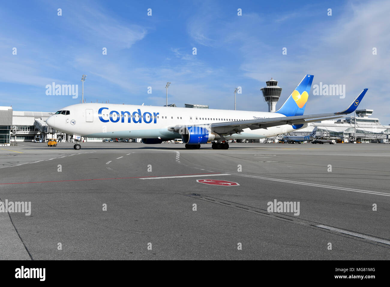 Condor, roll out, terminale 1, strada, Street, Stop, Segno, Mate, aeromobili, aereo, aereo, aeroporto di Monaco di Baviera, MUC, Germania, Foto Stock
