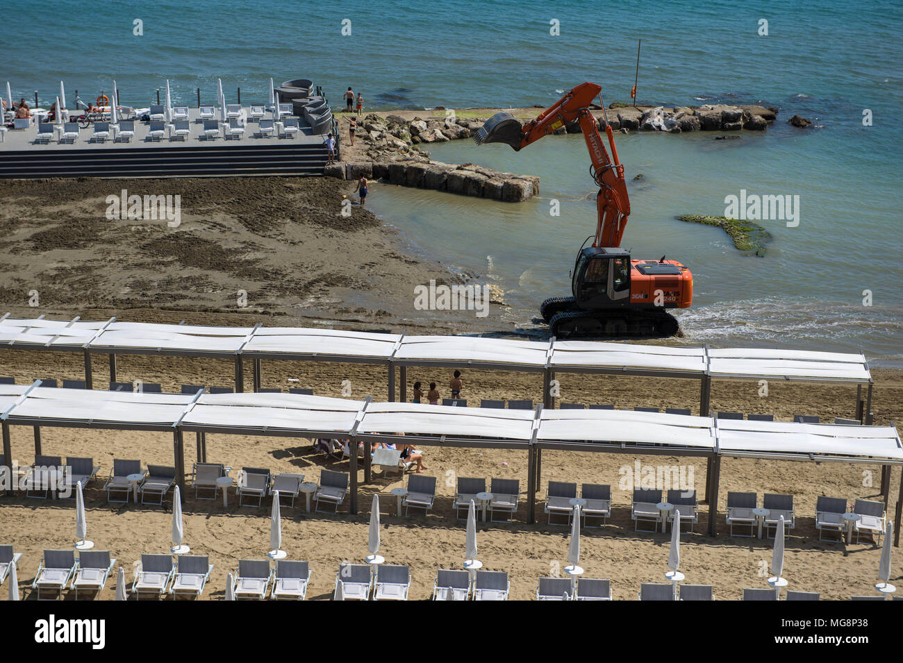 Nettuno (Roma). Preparazione della località balneare per la stagione estiva in arrivo. L'Italia. Foto Stock