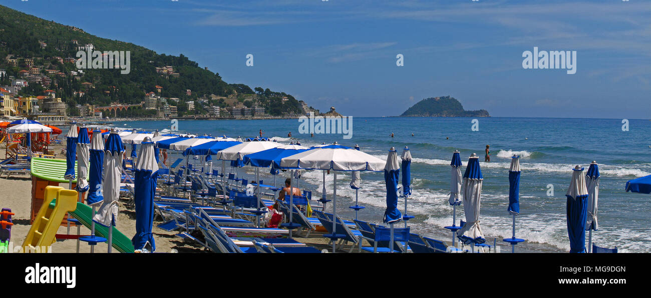Spiaggia Alassio Foto Immagine Stock 182146405 Alamy