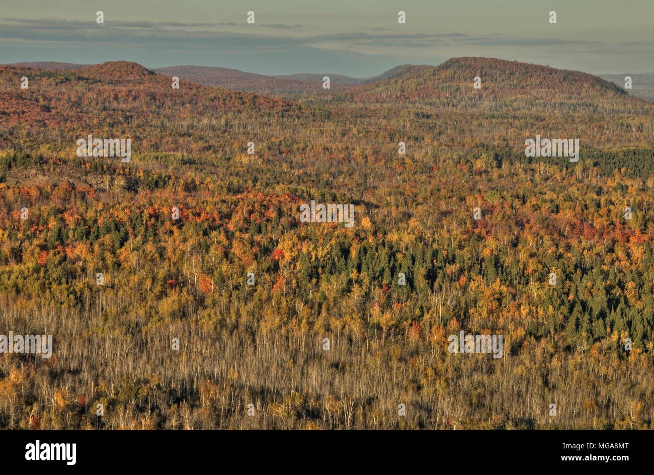 Autunno a Carlton picco delle montagne a dente di sega nel nord del Minnesota sulla sponda nord del Lago Superior Foto Stock