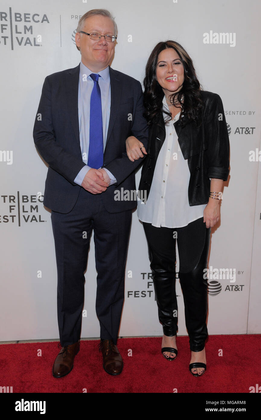 New York, NY - Aprile 21, 2018: Steve giovani e dava Whisenant frequentare premiere di vasche da bagno su Broadway Tribeca Film Festival a BMCC Foto Stock