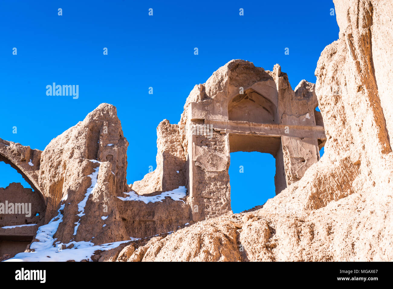 Casa di argilla rovine nel villaggio abbandonato Foto Stock