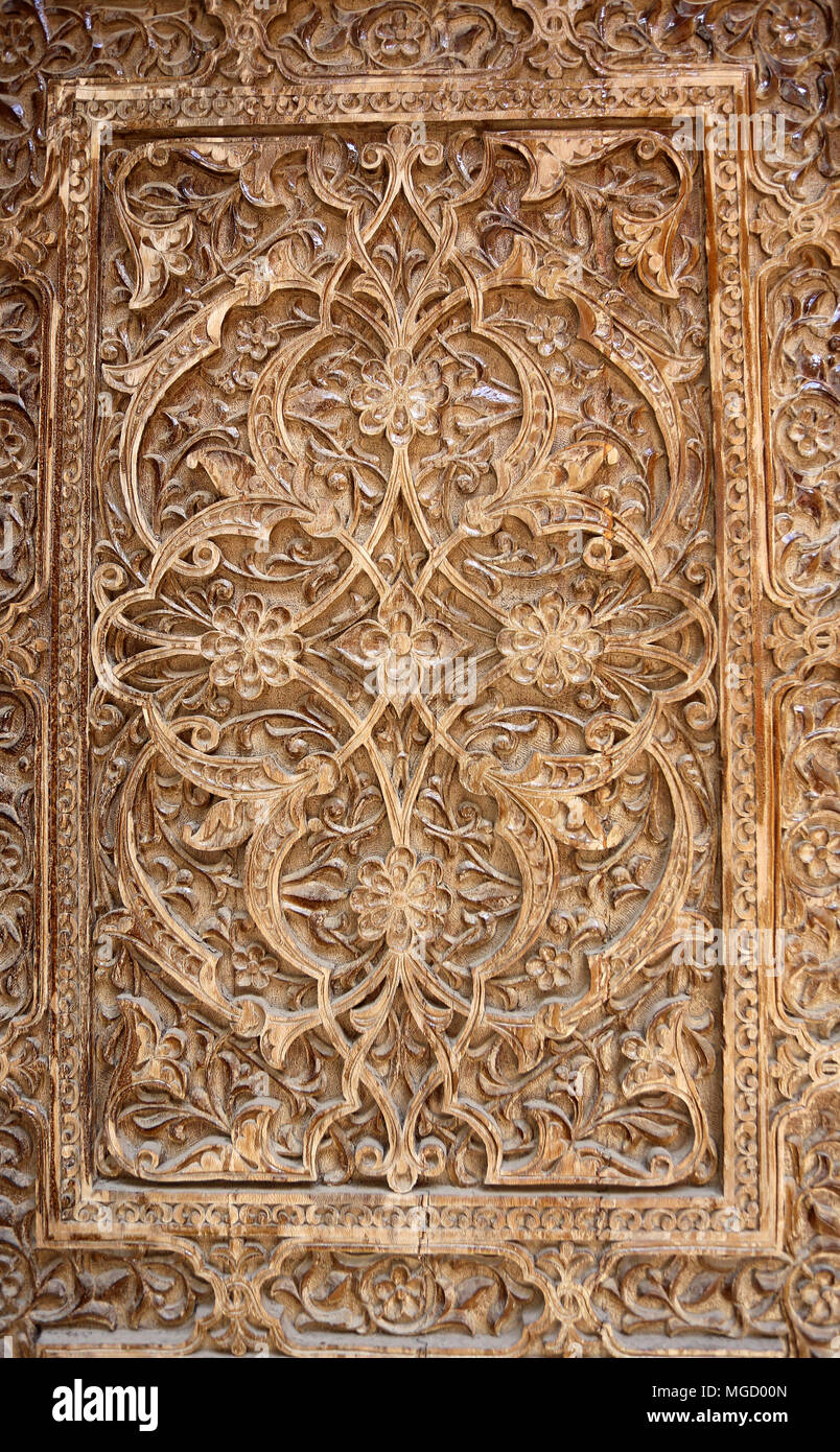 Informazioni di base sulla asiatici orientali ornamento di legno sulla porta Foto Stock