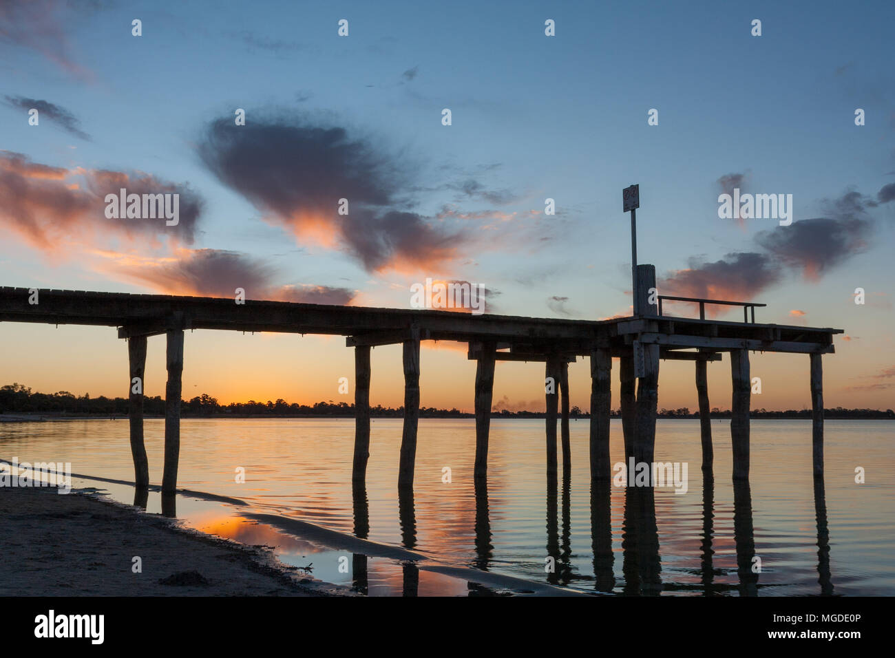 Il Jetty al di sopra di quelle colpite dalla siccità Lake Bonney barmera in Sud Australia il 7 ottobre 2009 Foto Stock