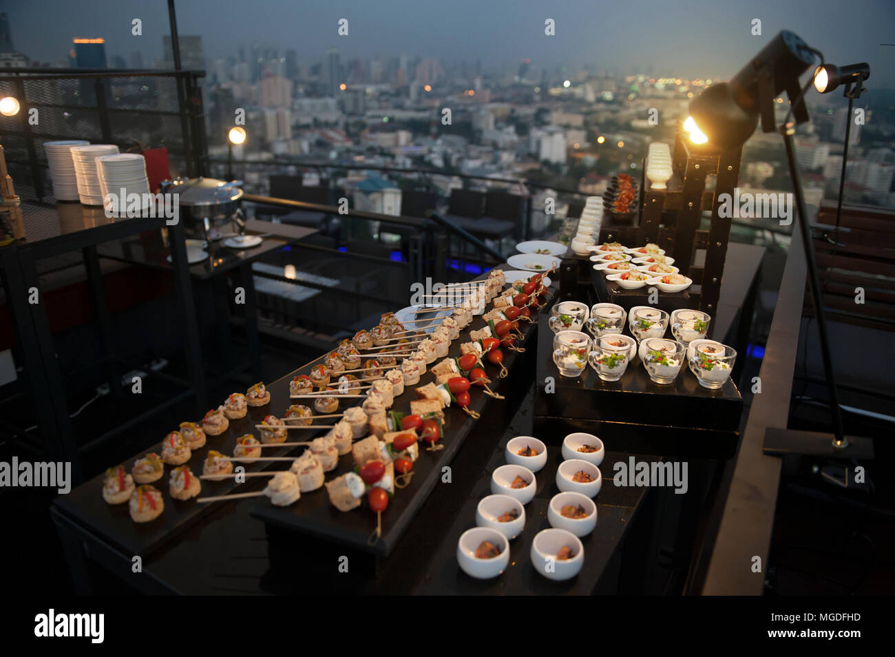 Crostino ricetta nella cena sulla parte superiore del tetto. Foto Stock